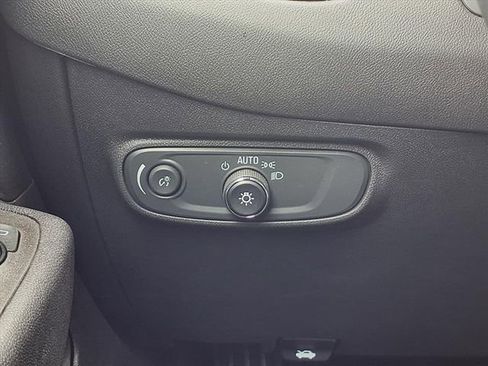 Used 2024 Chevrolet Equinox LT w/ LPO, Floor Liner Package image 18