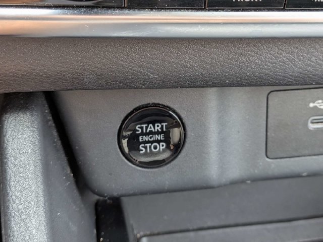 Used 2025 Nissan Rogue SV FWD image 27