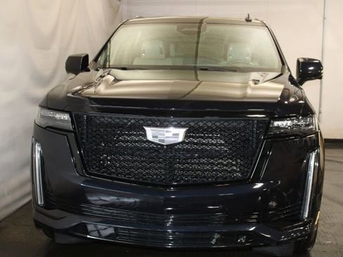 Used 2021 Cadillac Escalade ESV Sport Platinum image 3