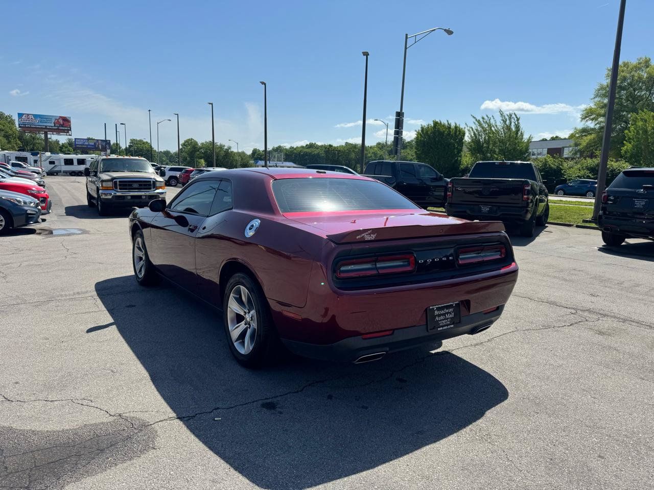 Used 2019 Dodge Challenger SXT RWD image 5