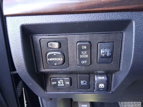 Used 2019 Toyota Tundra Limited w/ Limited Premium Package image 21