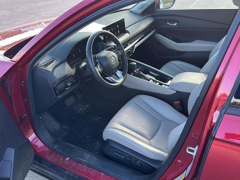 Used 2023 Honda Accord Touring image 7