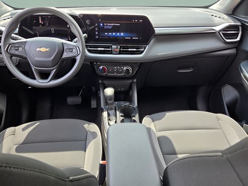 Used 2025 Chevrolet TrailBlazer LT FWD image 12