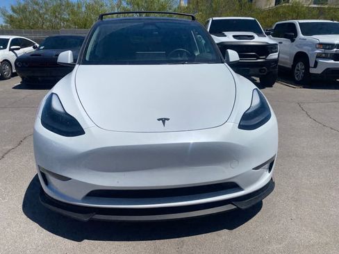 Used 2024 Tesla Model Y 2WD image 2