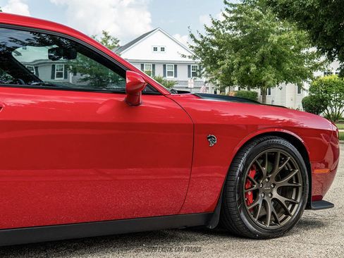 Used 2016 Dodge Challenger SRT Hellcat RWD image 96