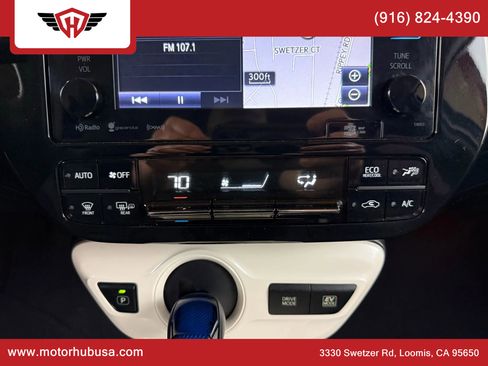 Used 2016 Toyota Prius Three image 29