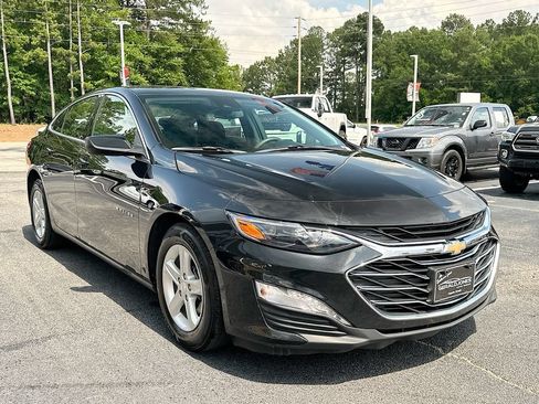 Used 2024 Chevrolet Malibu LT FWD image 2