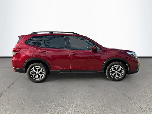 Used 2021 Subaru Forester Premium image 8