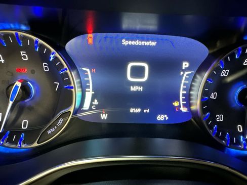 Used 2026 Chrysler Pacifica Limited FWD image 18