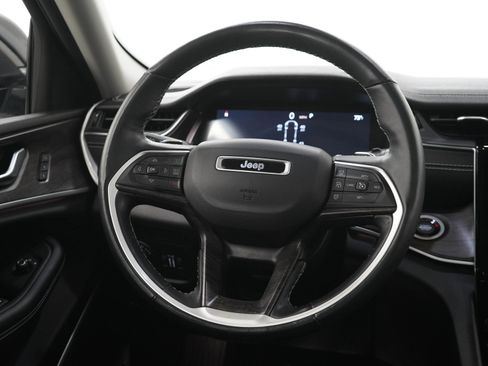 Used 2022 Jeep Grand Cherokee Limited AWD/4WD image 17
