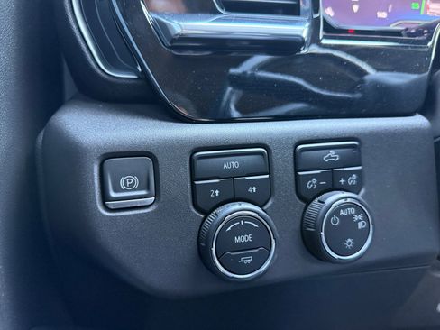 Used 2024 Chevrolet Silverado 1500 LT image 17