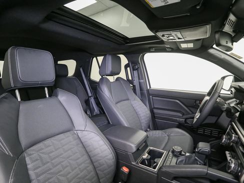 Used 2025 Toyota 4Runner TRD Sport Premium image 18