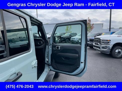 Used 2024 Jeep Wrangler Unlimited Sahara w/ Dual Top Group AWD/4WD image 20
