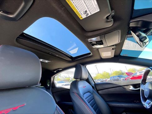 Used 2024 Kia Forte GT w/ GT2 Package image 13