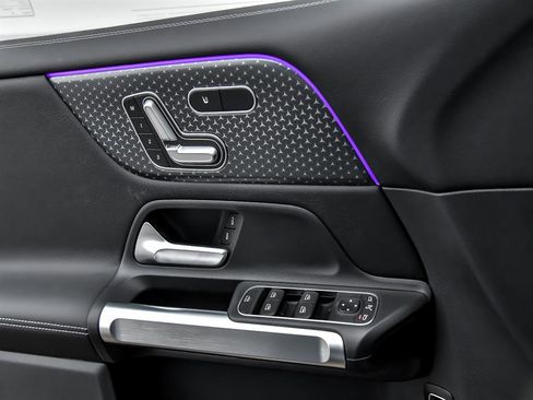 Certified 2025 Mercedes-Benz GLB 250 GLB 250 4MATIC image 9