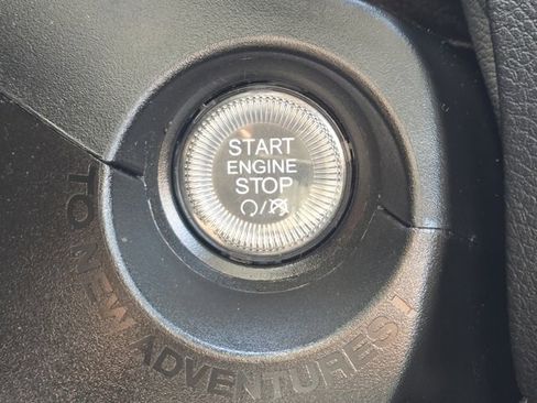 Used 2023 Jeep Renegade Limited w/ Sun/Sound Group image 15