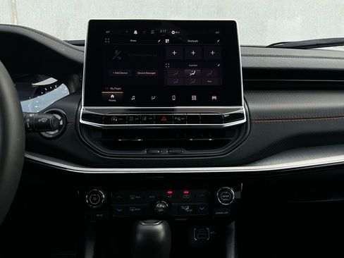 Used 2025 Jeep Compass Trailhawk w/ Trailer Tow Group image 26