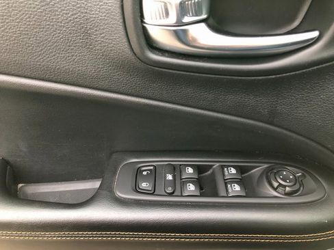 Used 2020 Jeep Compass Limited image 11