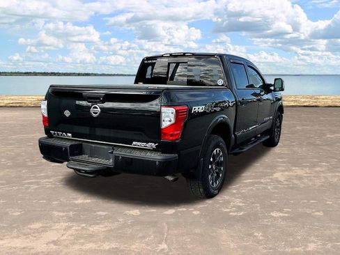 Used 2018 Nissan Titan PRO-4X w/ Pro-4x Convenience Package image 10