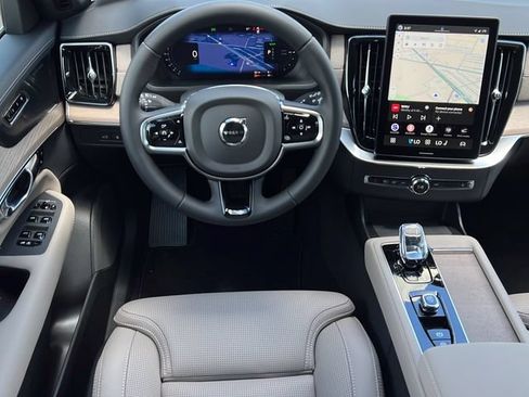 New 2026 Volvo XC90 T8 Ultra w/ Protection Package Premier AWD/4WD image 14