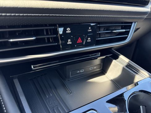 New 2026 Volkswagen Atlas Cross Sport SE image 21