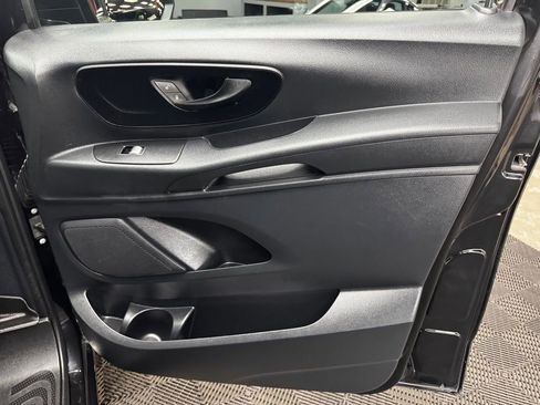 Used 2018 Mercedes-Benz Metris Passenger image 50