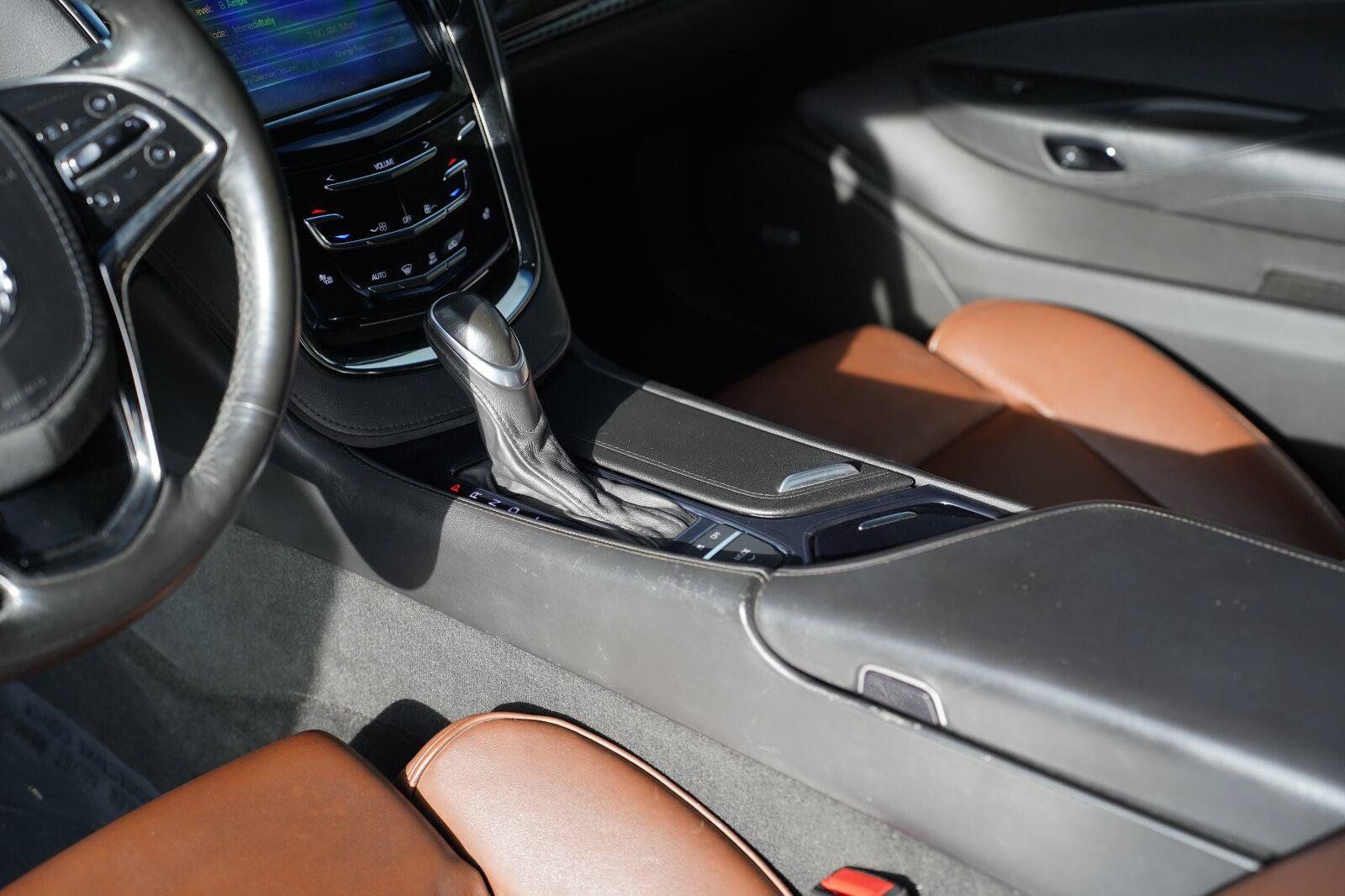 Used 2014 Cadillac ELR w/ Luxury Package FWD image 10