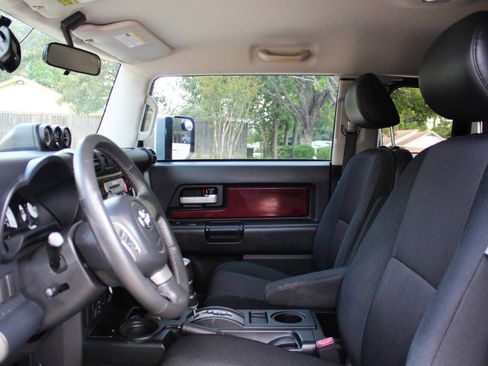 Used 2007 Toyota FJ Cruiser 4WD image 11