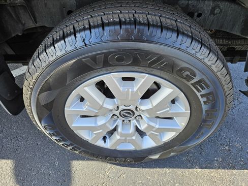 Used 2022 Nissan Frontier SV image 14