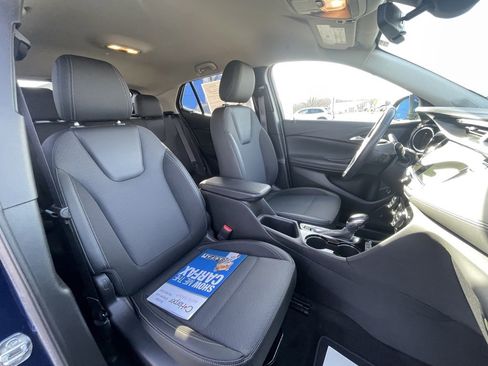 Used 2022 Buick Encore GX Select image 11