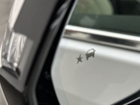 Used 2025 Cadillac XT5 Premium Luxury image 5