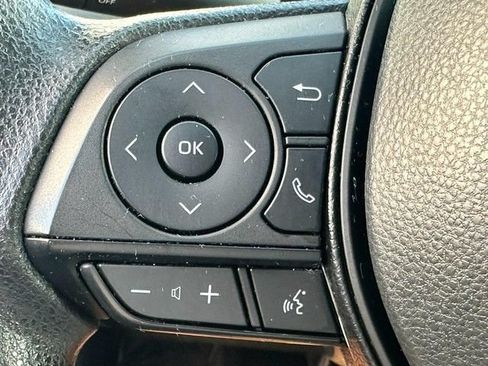Used 2025 Toyota RAV4 XLE AWD/4WD image 21