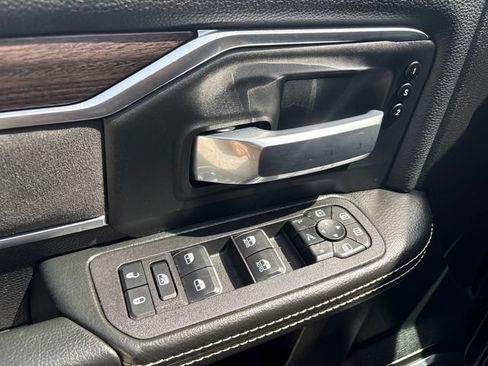 Used 2025 RAM 2500 Laramie AWD/4WD image 19