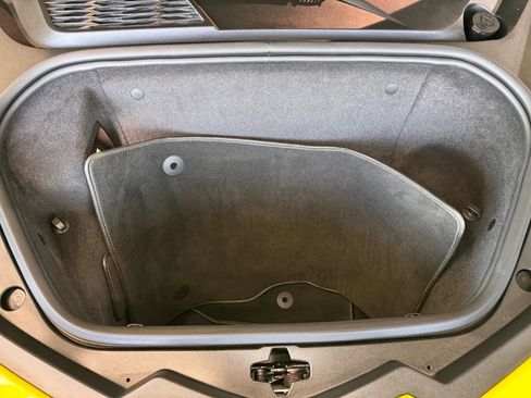 Used 2023 Chevrolet Corvette Stingray Coupe w/ Z51 Performance Package image 29