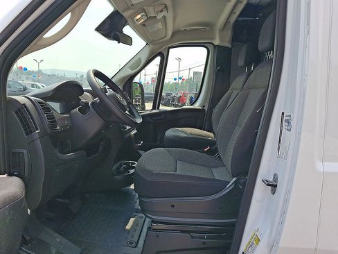 Used 2025 RAM ProMaster 2500 w/ U-Haul Equipment Group FWD image 11