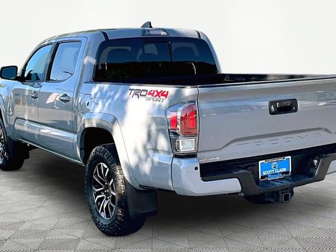 Used 2020 Toyota Tacoma TRD Sport w/ TRD Premium Sport Package AWD/4WD image 5