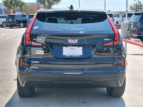 Used 2024 Cadillac XT4 Luxury w/ Cold Weather Package FWD image 5