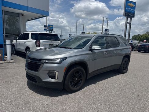 Used 2023 Chevrolet Traverse LT FWD image 3