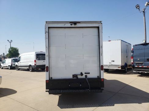 Used 2022 Ford Transit 350 DRW RWD image 8