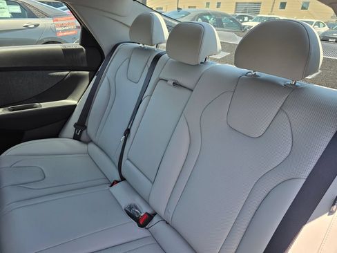 Certified 2026 Hyundai Elantra Limited FWD image 15