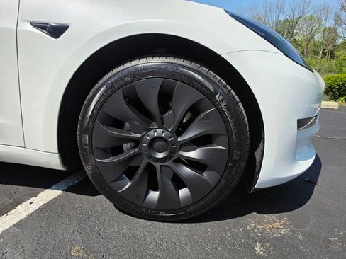 Used 2023 Tesla Model 3 Standard Range RWD image 5