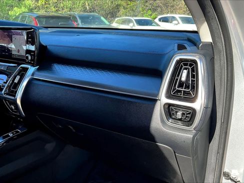 Used 2021 Kia Sorento SX image 19