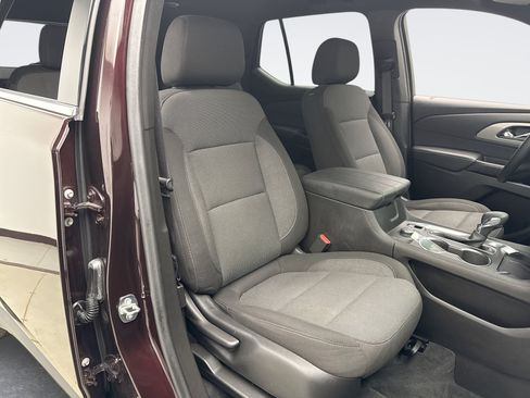Used 2023 Chevrolet Traverse LT AWD/4WD image 16