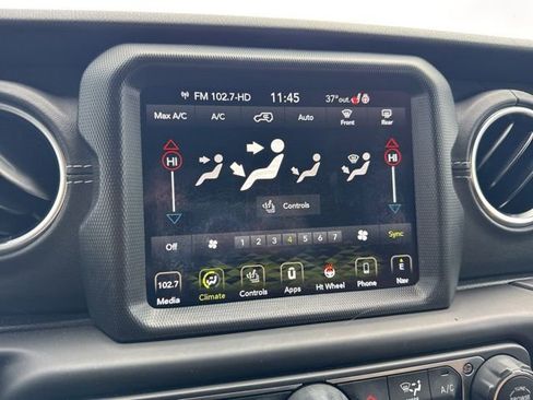 Used 2020 Jeep Wrangler Unlimited Sahara image 21