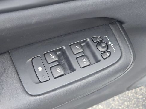 Used 2024 Volvo S60 B5 Core FWD image 23