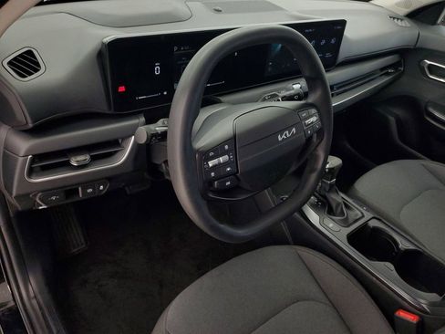 Used 2025 Kia K4 LXS image 8