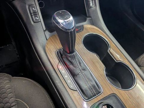 Used 2019 GMC Acadia SLE image 14