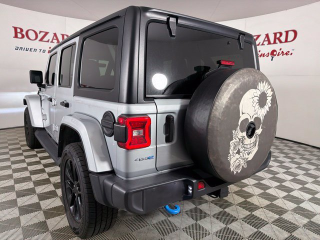 Used 2023 Jeep Wrangler Unlimited Sahara w/ Cold Weather Group AWD/4WD image 9