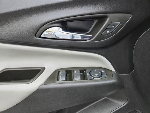 Used 2023 Chevrolet Equinox LS w/ LS Convenience Package image 17