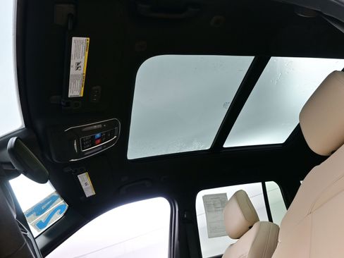 Used 2024 Jeep Grand Cherokee Limited image 19